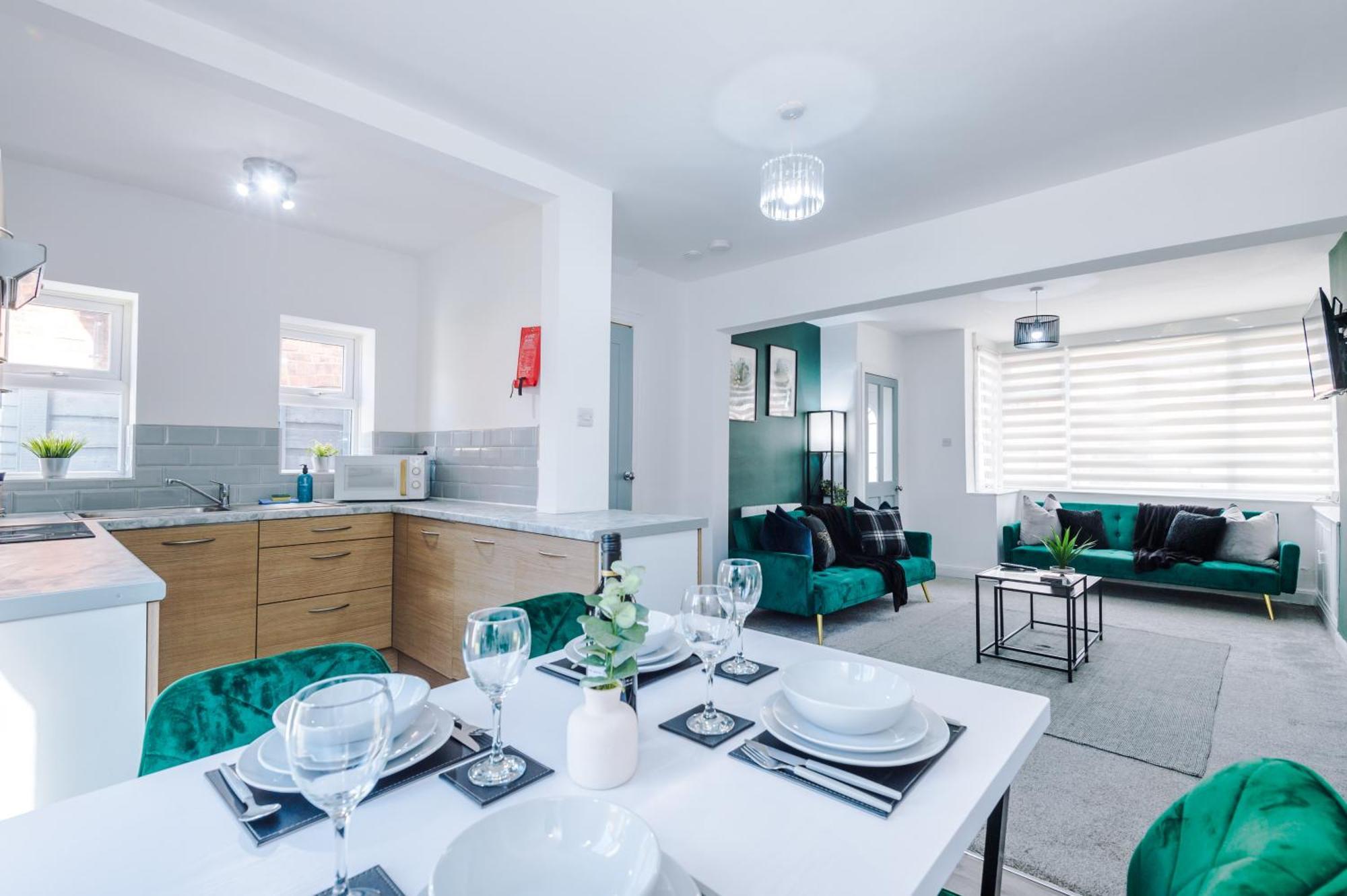 Casa de férias New! 3-bed In By 53 Degrees Property, Ideal For Long-term Corporate & Business Stays, Free Parking! Manchester