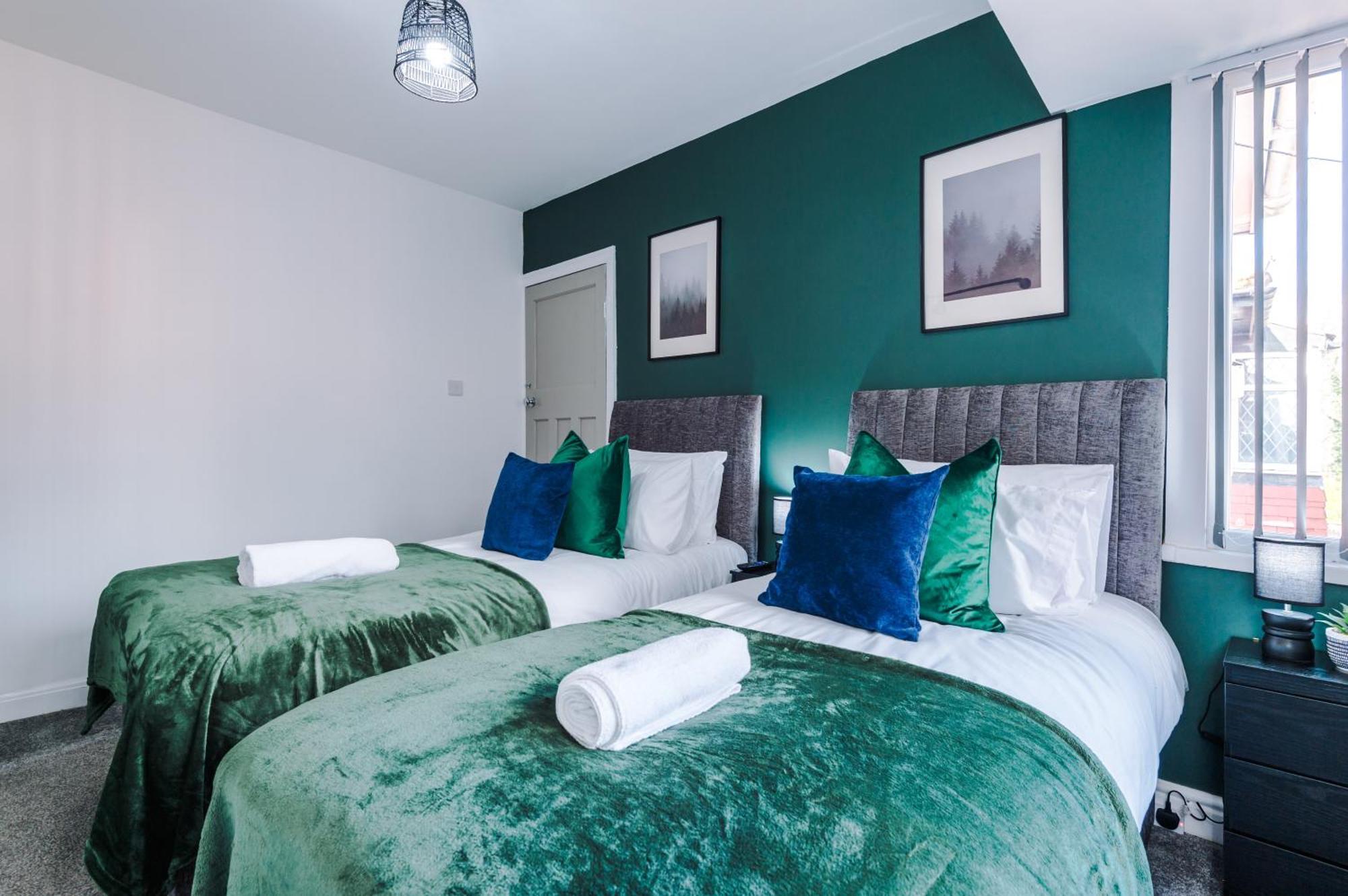 Casa de férias New! 3-bed In By 53 Degrees Property, Ideal For Long-term Corporate & Business Stays, Free Parking! Manchester